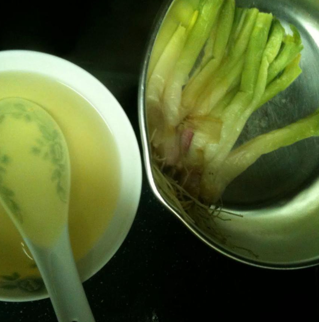 蔥白蔥綠都營養，吃蔥的好處和那類人要慎吃！（附面書介紹馬浚偉六條蔥醫感冒-「蔥白湯」）- Mark哥醫師