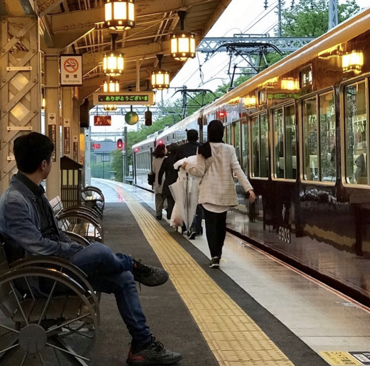 白髪如新